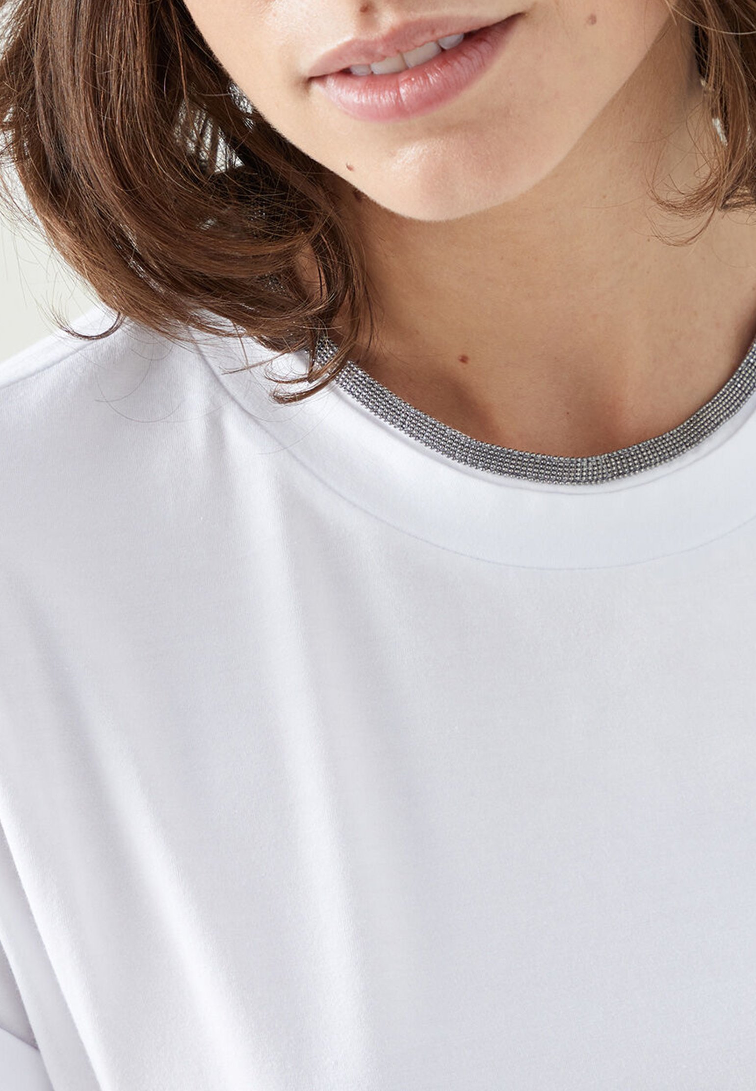 T-Shirt BRUNELLO CUCINELLI Color: white (Code: 888) in online store Allure