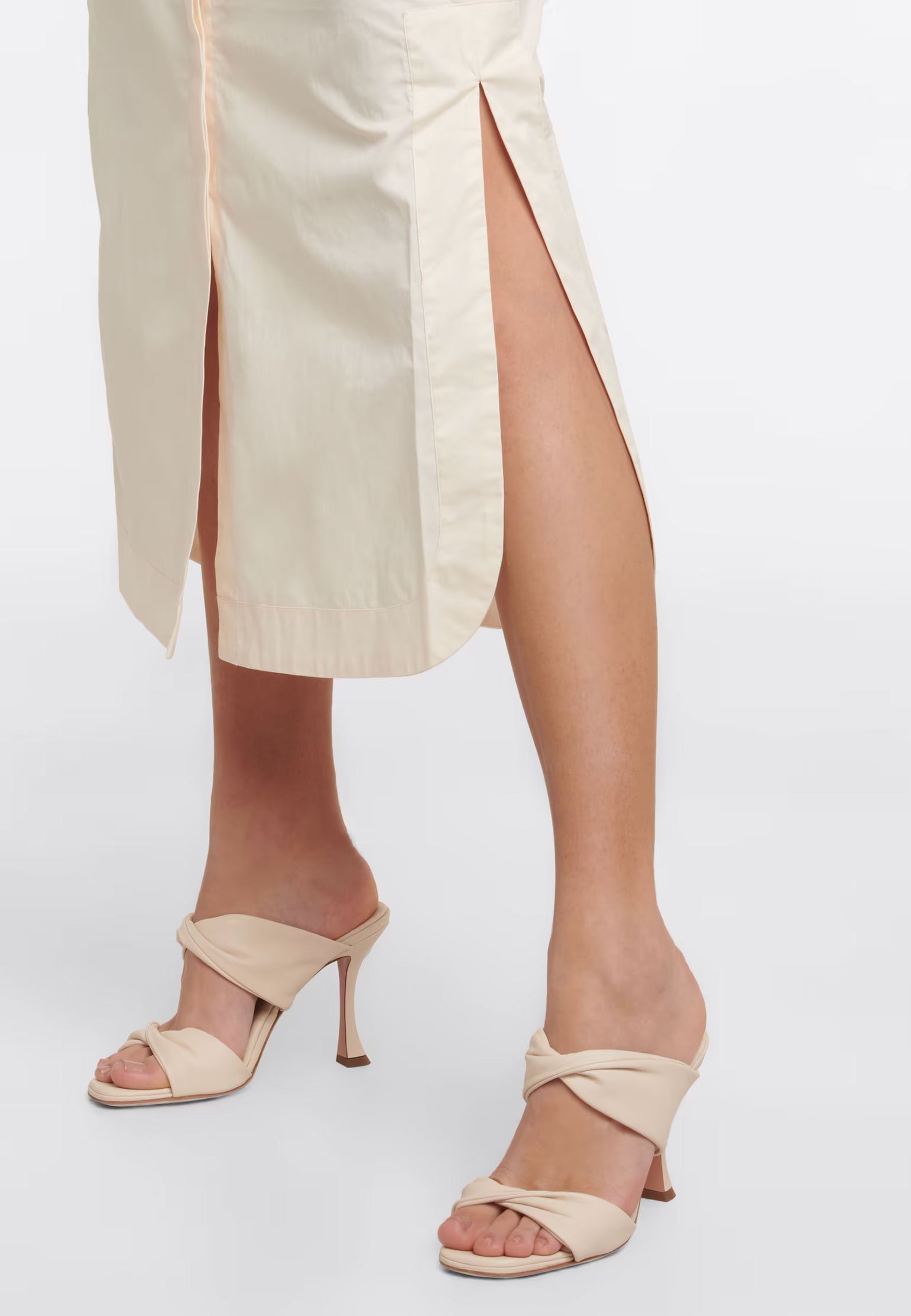 Sandals AQUAZZURA Color: nude (Code: 3786) in online store Allure