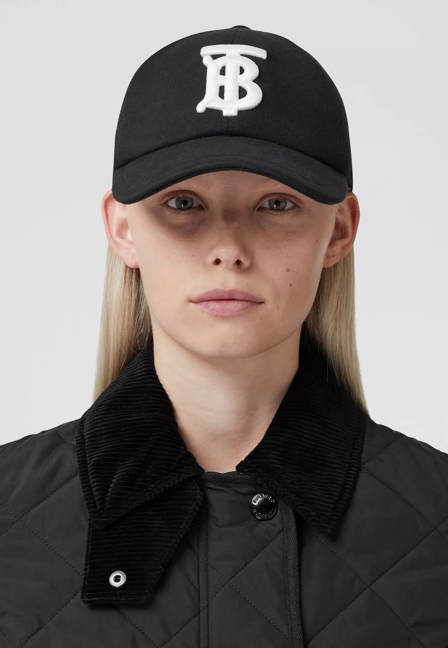 Baseball cap BURBERRY Color: black (Code: 905) in online store Allure