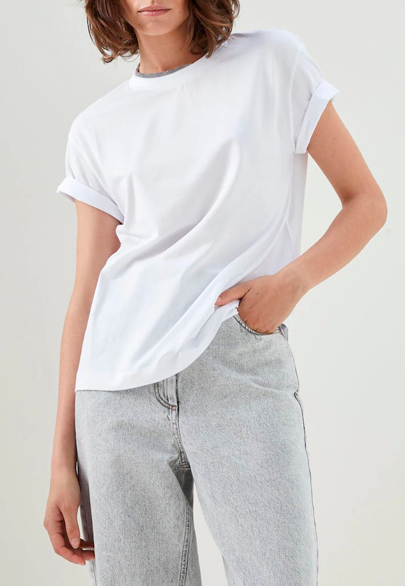 T-Shirt BRUNELLO CUCINELLI Color: white (Code: 269) in online store Allure