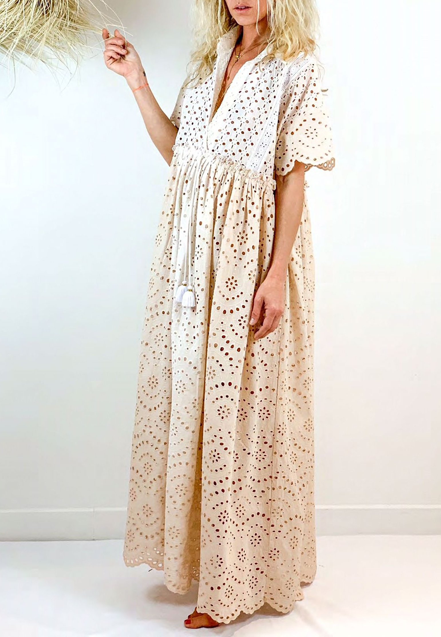 Dress LES NEO BOURGEOISES Color: beige (Code: 1023) in online store Allure