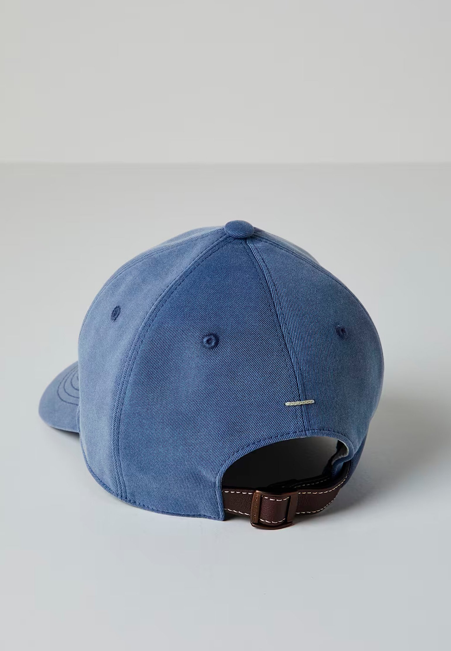 Bonnet BRUNELLO CUCINELLI Color: blue (Code: 1520) in online store Allure